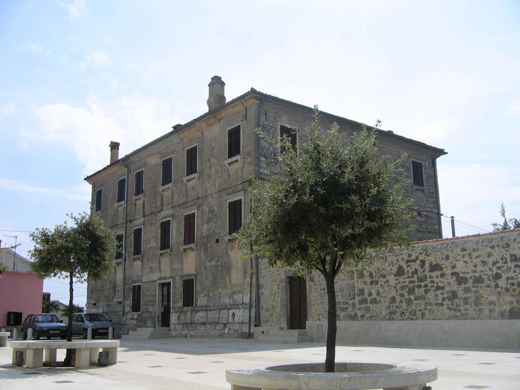 Apartment Vita Funtana Exterior foto